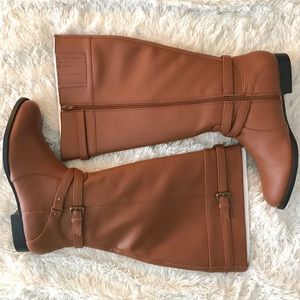 NWT Wide Calf leather Boots by Comfortview sz 10